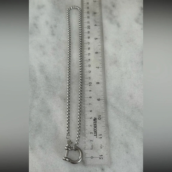 COPY - COPY - Silver Chunky Horse Bit Chain Necklace
Brand New - Picture 3 of 5